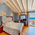 Отель Apollonion Palace 5*