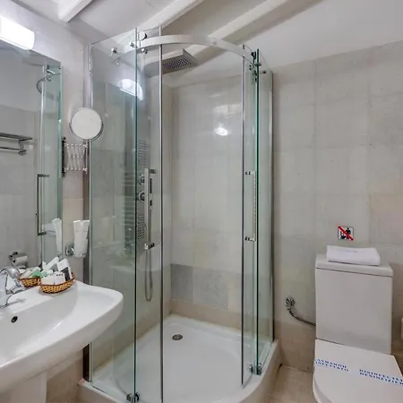 فندق Apollonion Palace