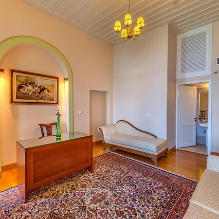 فندق Apollonion Palace إرموبولّي