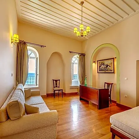 Apollonion Palace Otel 5*