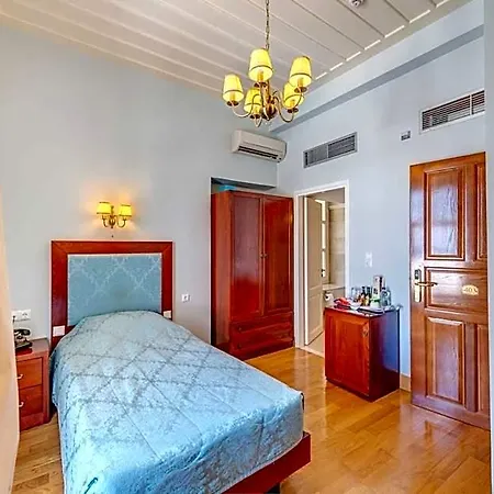 فندق Apollonion Palace إرموبولّي