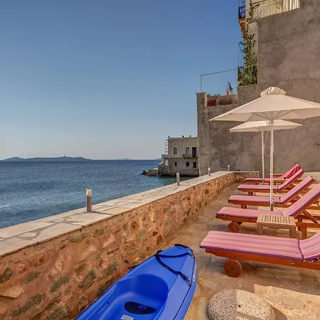 Apollonion Palace إرموبولّي