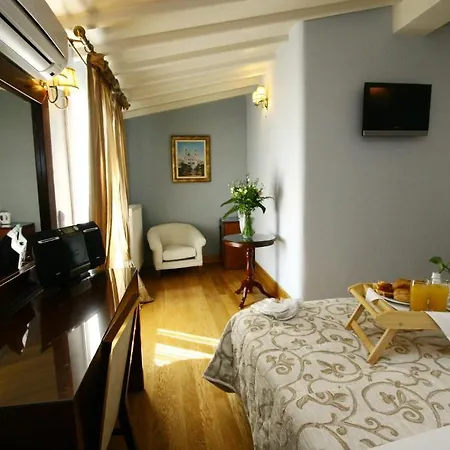 Apollonion Palace فندق