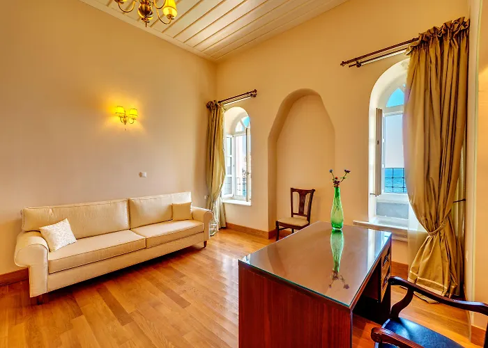 Apollonion Palace Otel Ermoupoli